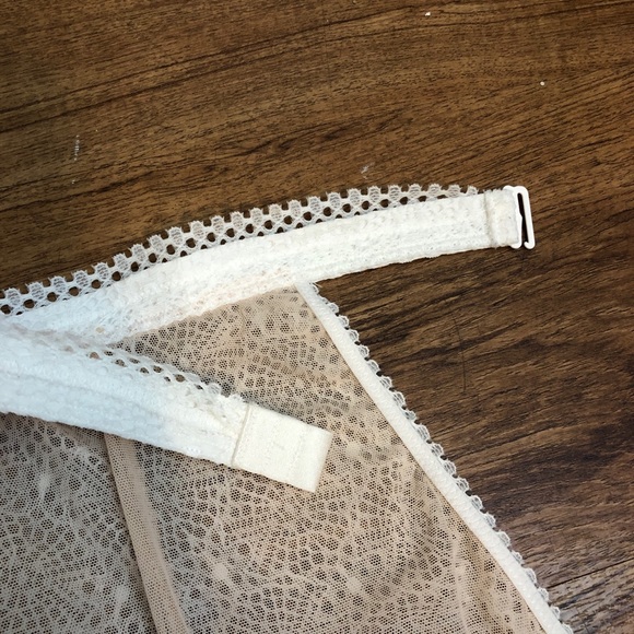 \Victoria’s Secret\• NWT Halter Bralette - Picture 5 of 9